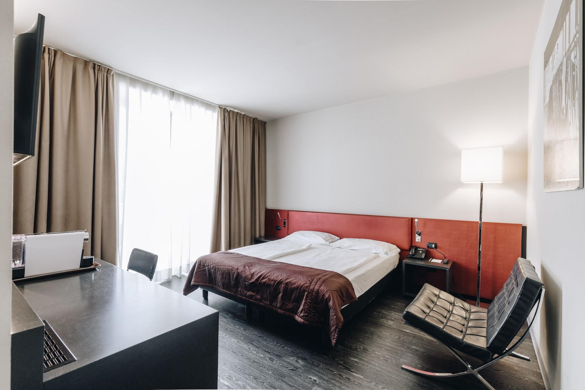 Hotel Continental 克雷莫纳 外观 照片