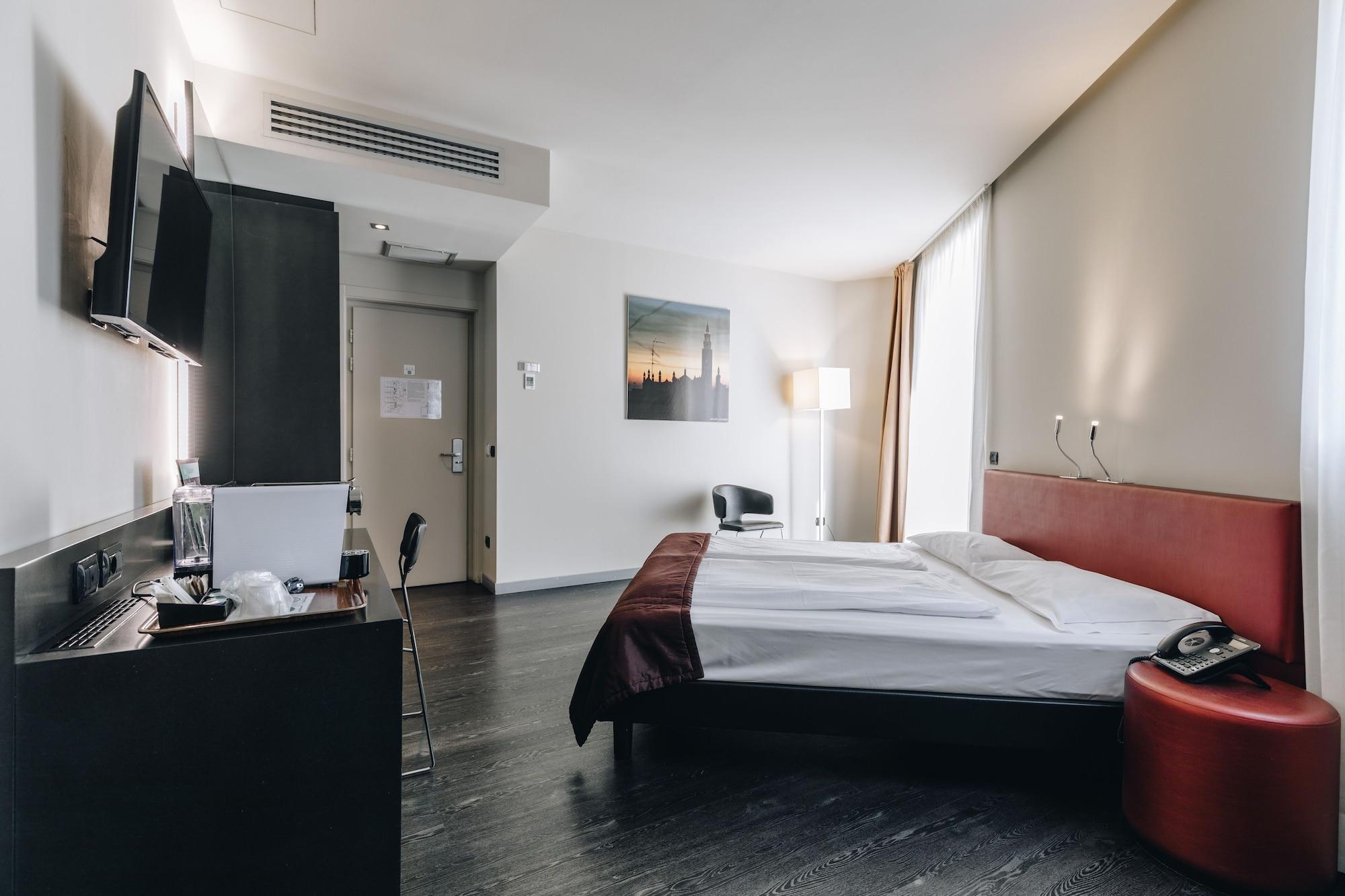 Hotel Continental 克雷莫纳 外观 照片
